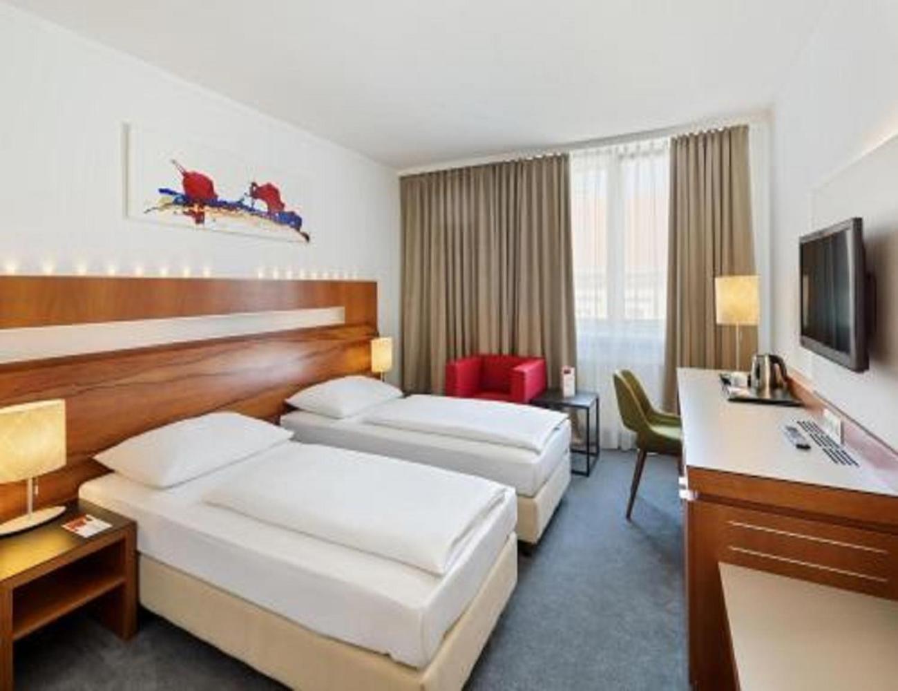 Hotel Plaza Grand Near Igi Airport نيودلهي المظهر الخارجي الصورة