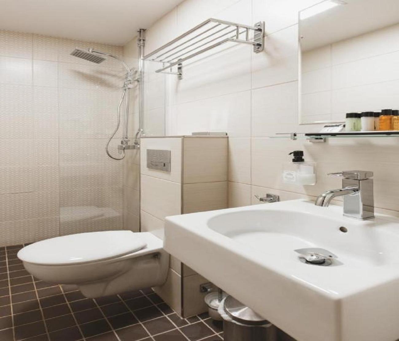Hotel Plaza Grand Near Igi Airport نيودلهي المظهر الخارجي الصورة